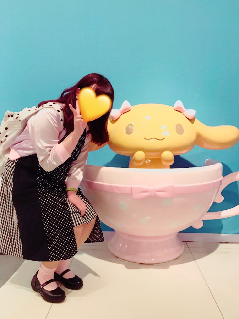 「シナモロール、シナモン、モカ、ゆめかわいい、milklim、メリージェニー、ドット、ギンガムチェック、黒×ピンク、スカジャン」｜「milklimのアイテム（ナイロンジャケット、パープル系）」を使った、MOMOさん（レディース・166cm）の春コーディネートの1枚目の写真