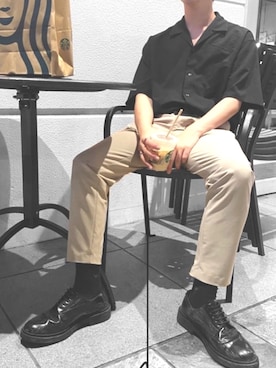 「GU（ジーユー）のストレッチスリムチノ（パンツ、ベージュ系）」を使った、𝕜𝕚𝕞 さん（メンズ・170cm）の夏コーディネート