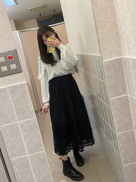 山崎夏菜さんのコーディネート