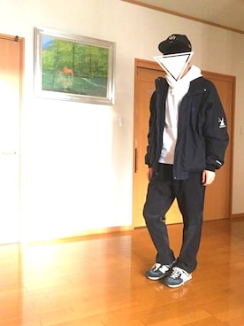 「チャンピオン パーカー」｜「アイテム（ブルゾン）」を使った、はるかさん（メンズ・173cm）の冬コーディネート