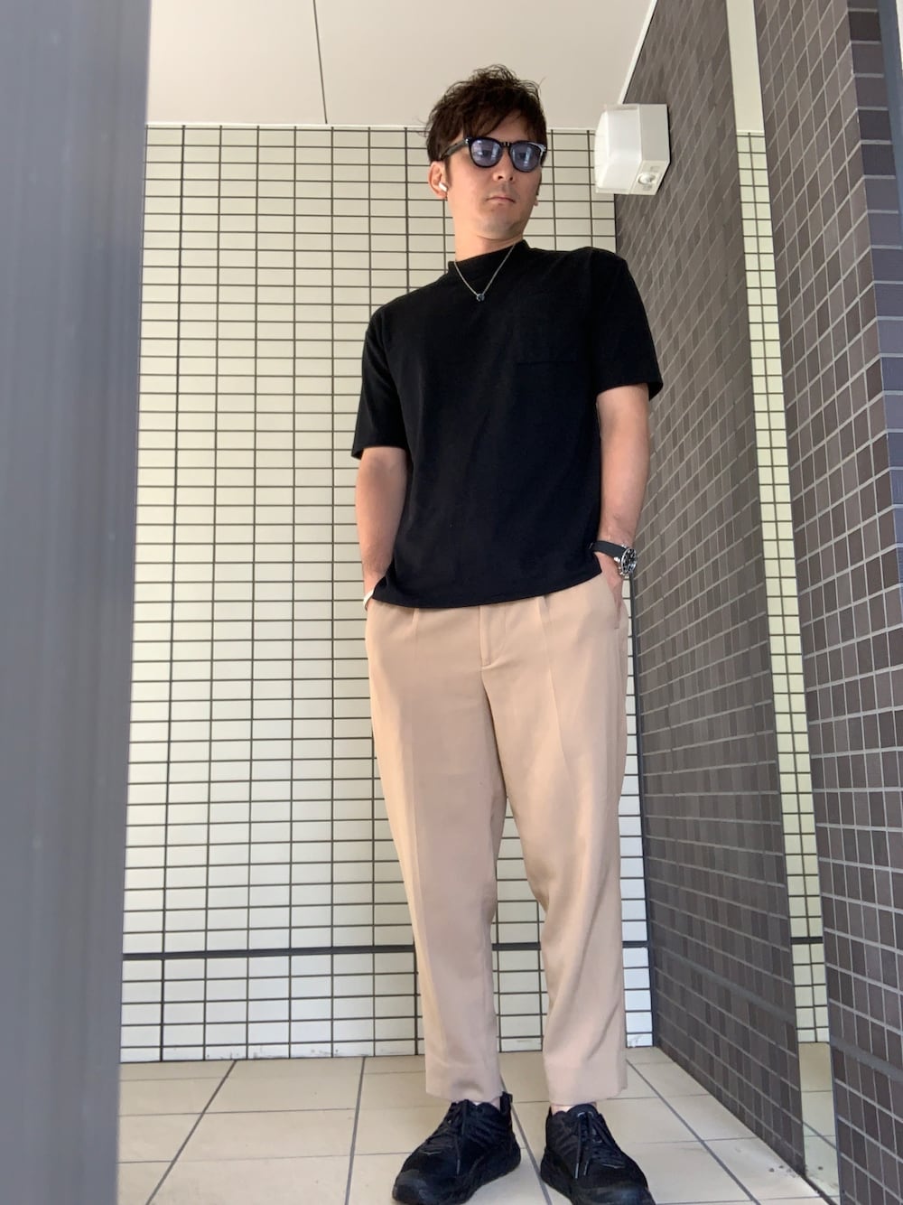 「シンプルスタイル、きれいめカジュアル、キレイめ、ベージュ、アローズ」｜「BEAUTY&YOUTH UNITED ARROWSのアイテム（その他パンツ、ベージュ系）」を使った、ryomaさん（メンズ・177cm）の夏コーディネートの1枚目の写真