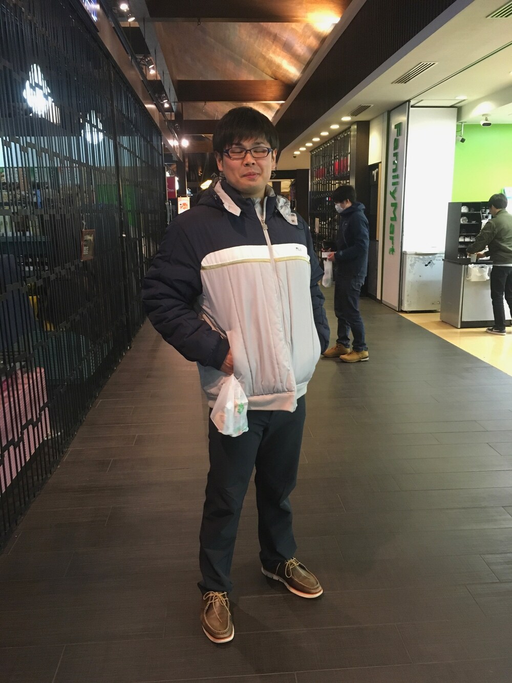 「スノーボード」｜「FILAのアイテム（ジャケット/アウター、ホワイト系）」を使った、bshさん（メンズ・179cm）の春コーディネートの1枚目の写真