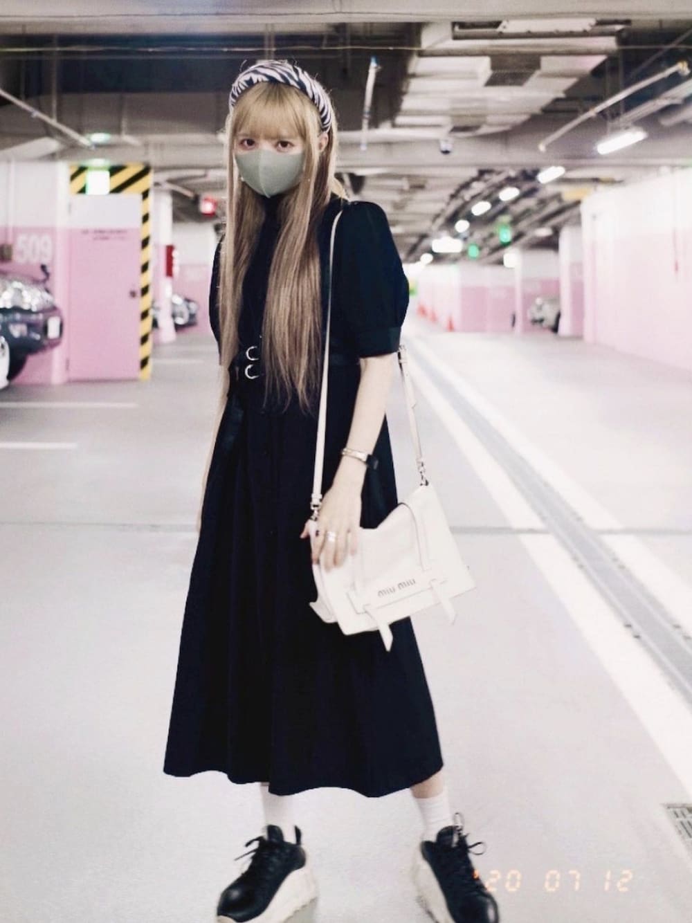 益若つばさ｜miumiuのバッグを使ったコーディネート - WEAR