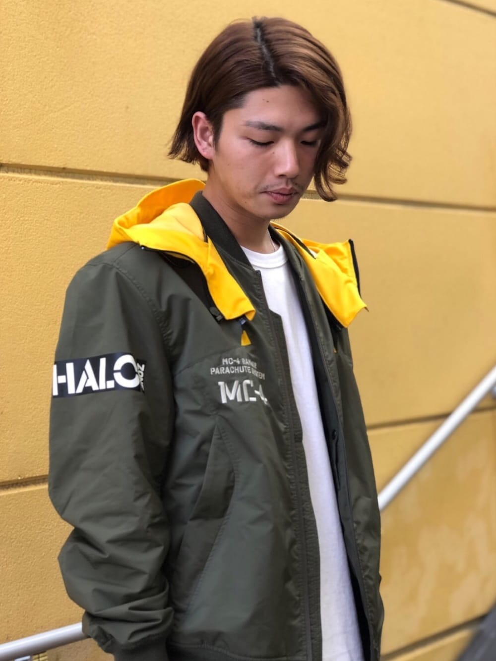 「ジャケット、ミリタリー、AVIREX、キャンプ、ootd、夏コーデ、今日のコーデ、秋コーデ、PREORDER、MILITARYCAMP」｜「AVIREXのリモデル ボンバージャケット/REMODEL BOMBER JACKET【Avirex Military Camp】（ミリタリージャケット、グリーン系）」を使った、 オオノさん（メンズ・178cm）の夏コーディネートの1枚目の写真