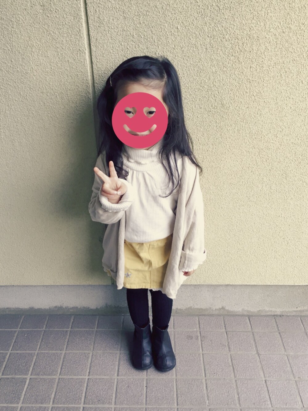 「キッズファッション、3歳、春コーデ、おんなのこ」｜「西松屋のアイテム（Tシャツ/カットソー、ホワイト系）」を使った、MONKAJIさん（キッズ・90cm）の春コーディネートの1枚目の写真