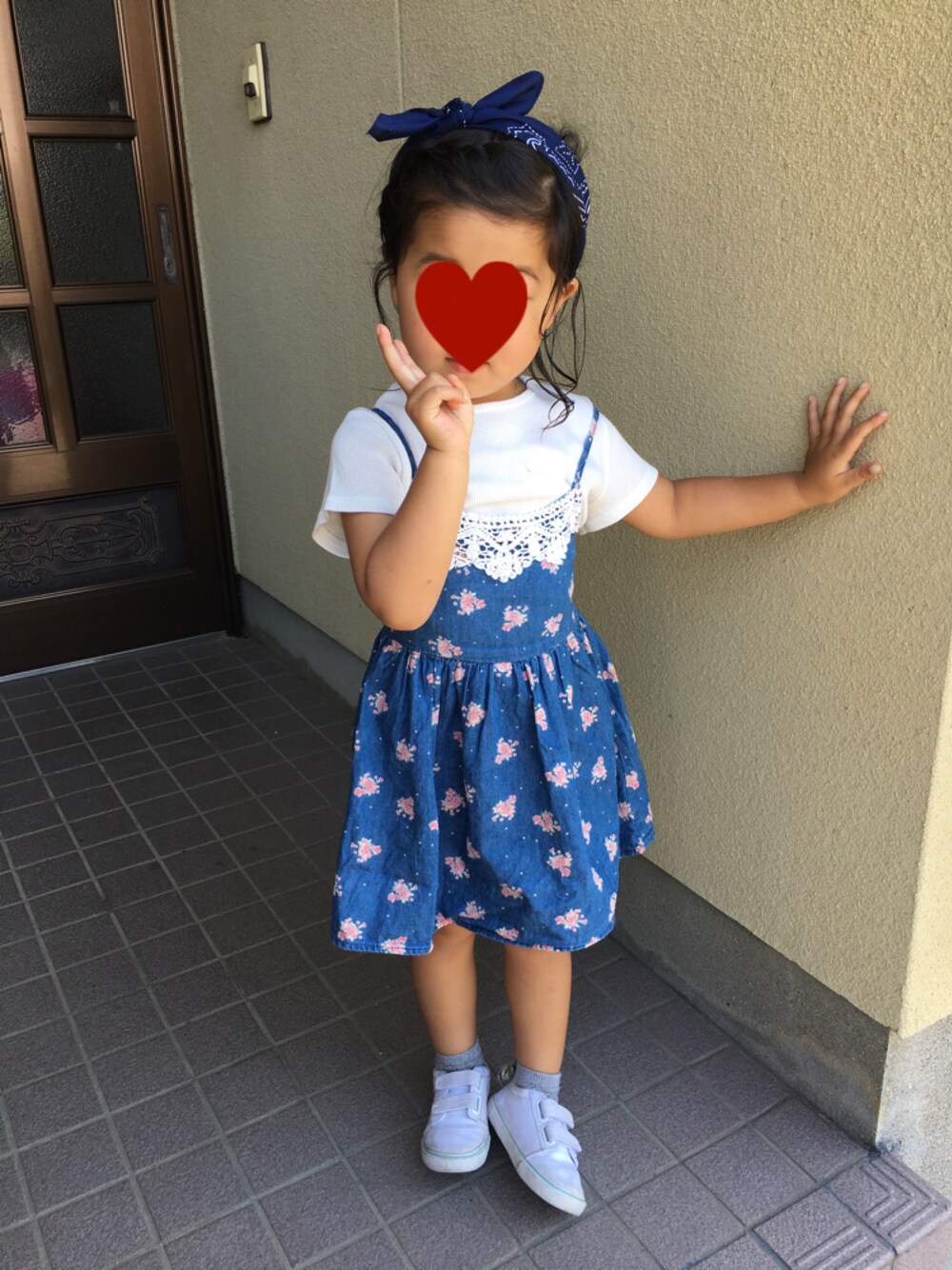 「キッズコーデ、3歳、西松屋、夏」｜「西松屋のアイテム（ワンピース、ブルー系）」を使った、MONKAJIさん（キッズ・90cm）の春コーディネートの1枚目の写真