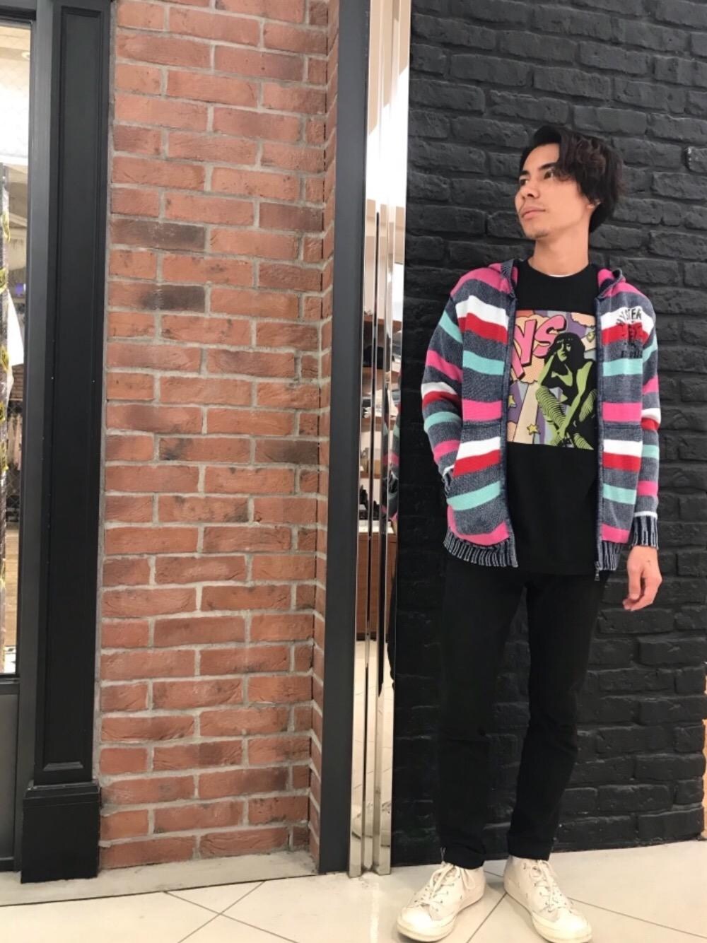 「デニム、カジュアル、Tシャツ、コラボレーション、Hysteric Glamour、ヒステリックグラマー、秋コーデ、オリジナルブルース」｜「HYSTERIC GLAMOURのブラックSデニムスリムPT（デニムパンツ、ブラック系）」を使った、Masatoさん（メンズ・163cm）の夏コーディネートの1枚目の写真