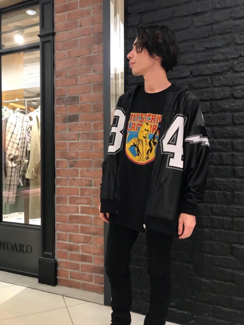 「カジュアル、シンプル、ストリート、Hysteric Glamour、90'sスタイル」｜「HYSTERIC GLAMOURのSU加工ISKOツイル スリムパンツ（デニムパンツ、ブラック系）」を使った、Masatoさん（メンズ・163cm）の秋コーディネートの1枚目の写真