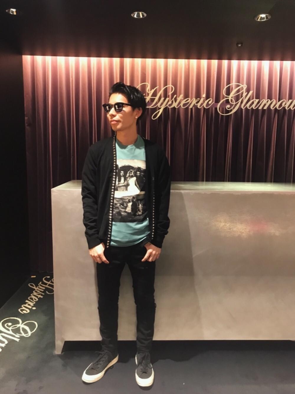 「デニム、カジュアル、シンプル、ロック、Tシャツ、ストリート、大人カジュアル、Hysteric Glamour、春コーデ、90'sスタイル」｜「HYSTERIC GLAMOURのSU加工ISKOツイル スリムパンツ（デニムパンツ、ブラック系）」を使った、Masatoさん（メンズ・163cm）の冬コーディネートの1枚目の写真