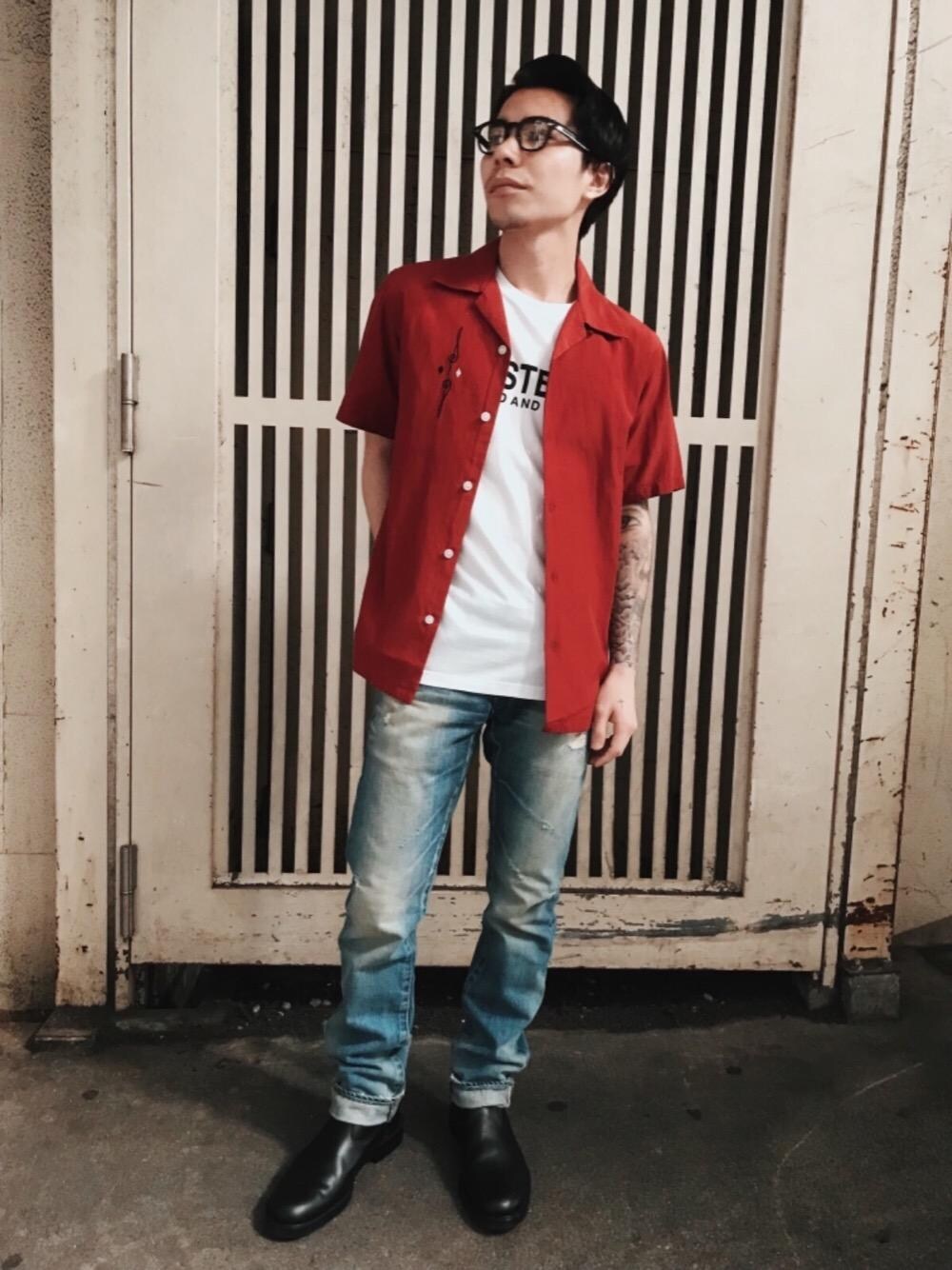 「デニム、カジュアル、シンプル、ロック、Tシャツ、ストリート、Hysteric Glamour、ヒステリックグラマー、90'sスタイル」｜「HYSTERIC GLAMOURのSIDE ZIP ショートブーツ（ブーツ、ブラック系）」を使った、Masatoさん（メンズ・163cm）の春コーディネートの1枚目の写真