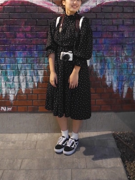 「カメラ女子」｜「アイテム（スニーカー）」を使った、Mayuさん（レディース・162cm）の春コーディネート
