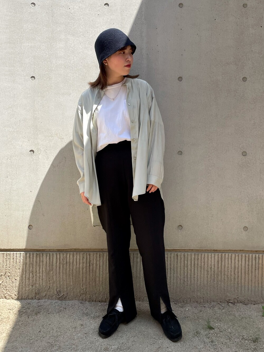 「milkfed._ootd、MILKFED.、ミルクフェド」｜「MILKFED.のSHEER LOOSE SHIRT（シャツ/ブラウス、グリーン系）」を使った、江藤 優花さん（レディース・157cm）の春コーディネートの1枚目の写真