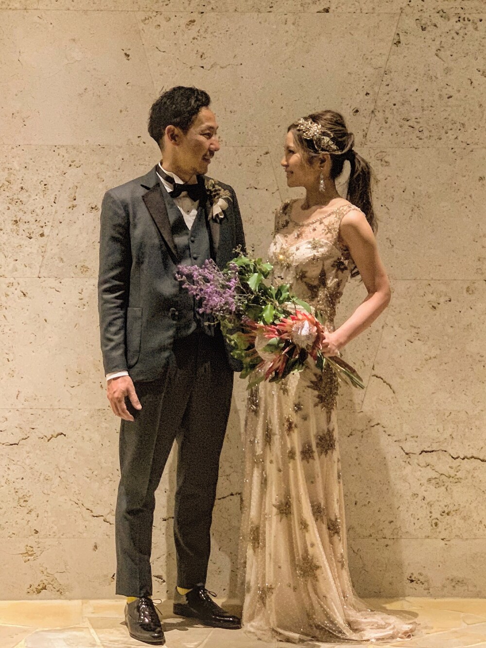 「結婚式、ウェディングドレス、wedding dress、カラードレス」｜「Jenny Packhamのアイテム（ドレス、ゴールド系）」を使った、takaさん（レディース・161cm）の春コーディネートの1枚目の写真