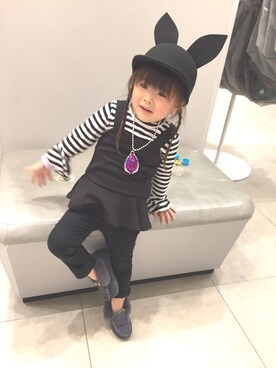 「海外子供服のアイテム（トップス、ブラック系）」を使った、ann.さん（キッズ・110cm）の冬コーディネート