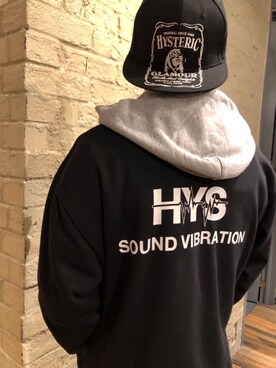 「HYSTERIC GLAMOUR（ヒステリックグラマー）のHYS WHISKY柄 刺繍キャップ（キャップ）」を使った、カンジさん（メンズ・167cm）の冬コーディネート