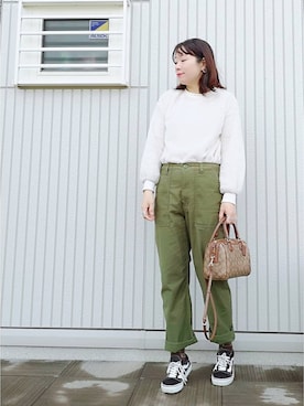 ソックス 靴下を使った カーキパンツ のレディース人気ファッションコーディネート Wear