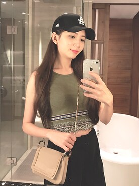 「NEW ERA（ニューエラ）のアイテム（キャップ、ブラック系）」を使った、あ、Alinaさん（レディース・165cm）の秋コーディネート