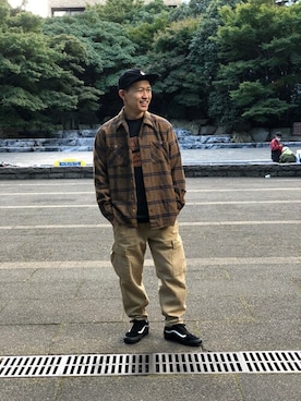 「MANASTASH（マナスタッシュ）のアイテム（カーゴパンツ）」を使った、ウルフサイキさん（メンズ・167cm）の秋コーディネート