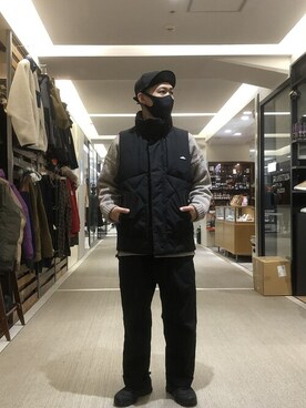 「inov-8（イノヴェイト）のアイテム（シューズ）」を使った、ウルフサイキさん（メンズ・167cm）の冬コーディネート