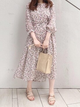「小花柄ワンピース」｜「アイテム（サンダル）」を使った、maikoさん（レディース・158cm）の春コーディネート