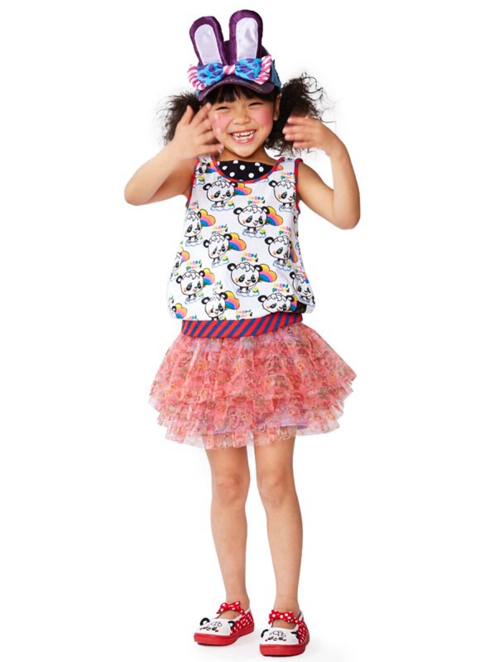「シンプルコーデ、kids、おんなのこ、キャップ、ベビーコーデ、総柄トップス、ふりふり、バニー、フリフリスカート、グラスラ」｜「STORIESのSTORIES(ストーリーズ)（トップス、その他）」を使った、storiesさん（キッズ・110cm）の春コーディネートの1枚目の写真