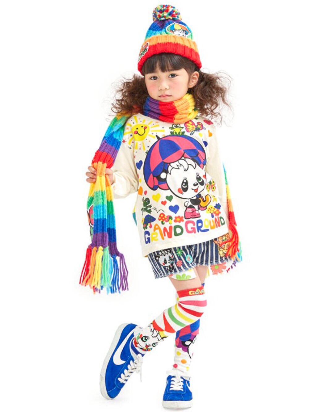 「kids、ロンT、子供服、キッズコーデ、カジュアルコーデ、グラグラ、子供コーデ、ロングTシャツ、stories、グランドスラム」｜「GrandGroundのハッピィ～パラソルロングＴシャツ（Tシャツ/カットソー、グリーン系）」を使った、storiesさん（キッズ・110cm）の夏コーディネートの1枚目の写真