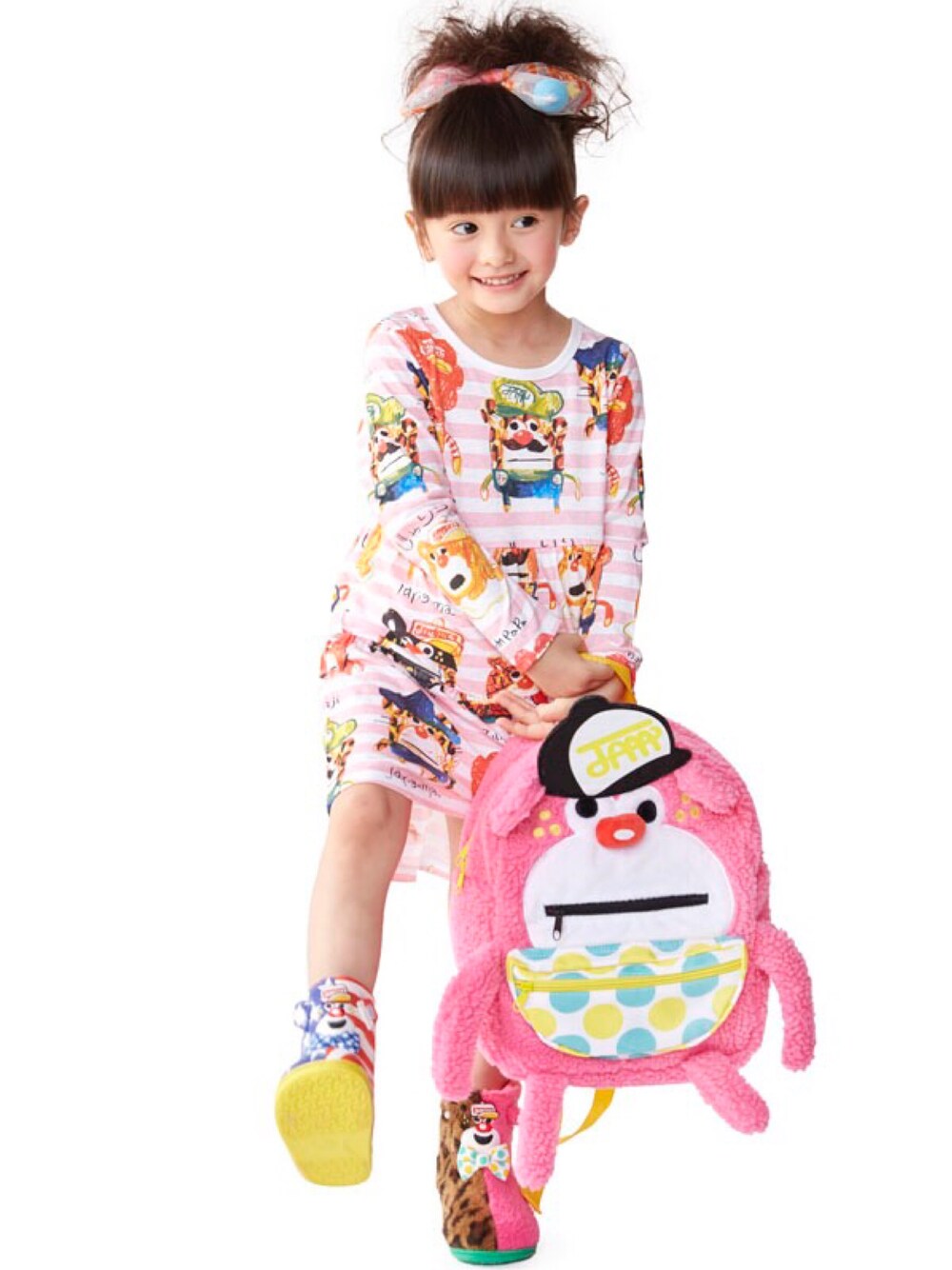 「ワンピース、カジュアル、総柄、キッズコーデ、子供コーデ、おでかけコーデ、JAM 、ジャム、キッズファッション、グラスラ」｜「JAMのラクガキポケテンワンピース（ワンピース、ピンク系）」を使った、storiesさん（キッズ・110cm）の夏コーディネートの1枚目の写真