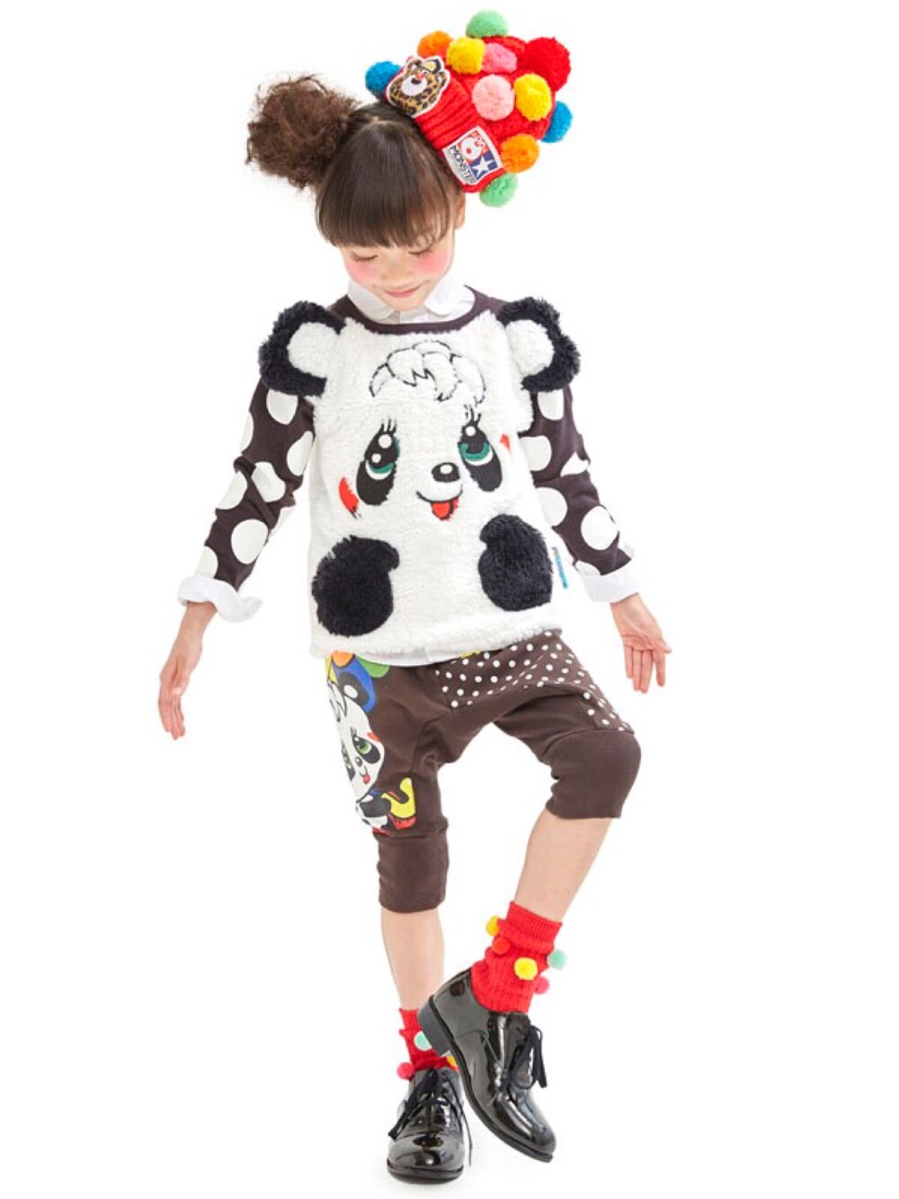 「パンダ、もこもこ、子供服、キッズコーデ、カジュアルコーデ、グラグラ、女の子コーデ、キッズファッション、グラスラ、グランドスラム」｜「GrandGroundのレインボーパラソルサルエルパンツ（その他パンツ、グレー系）」を使った、storiesさん（キッズ・110cm）の夏コーディネートの1枚目の写真