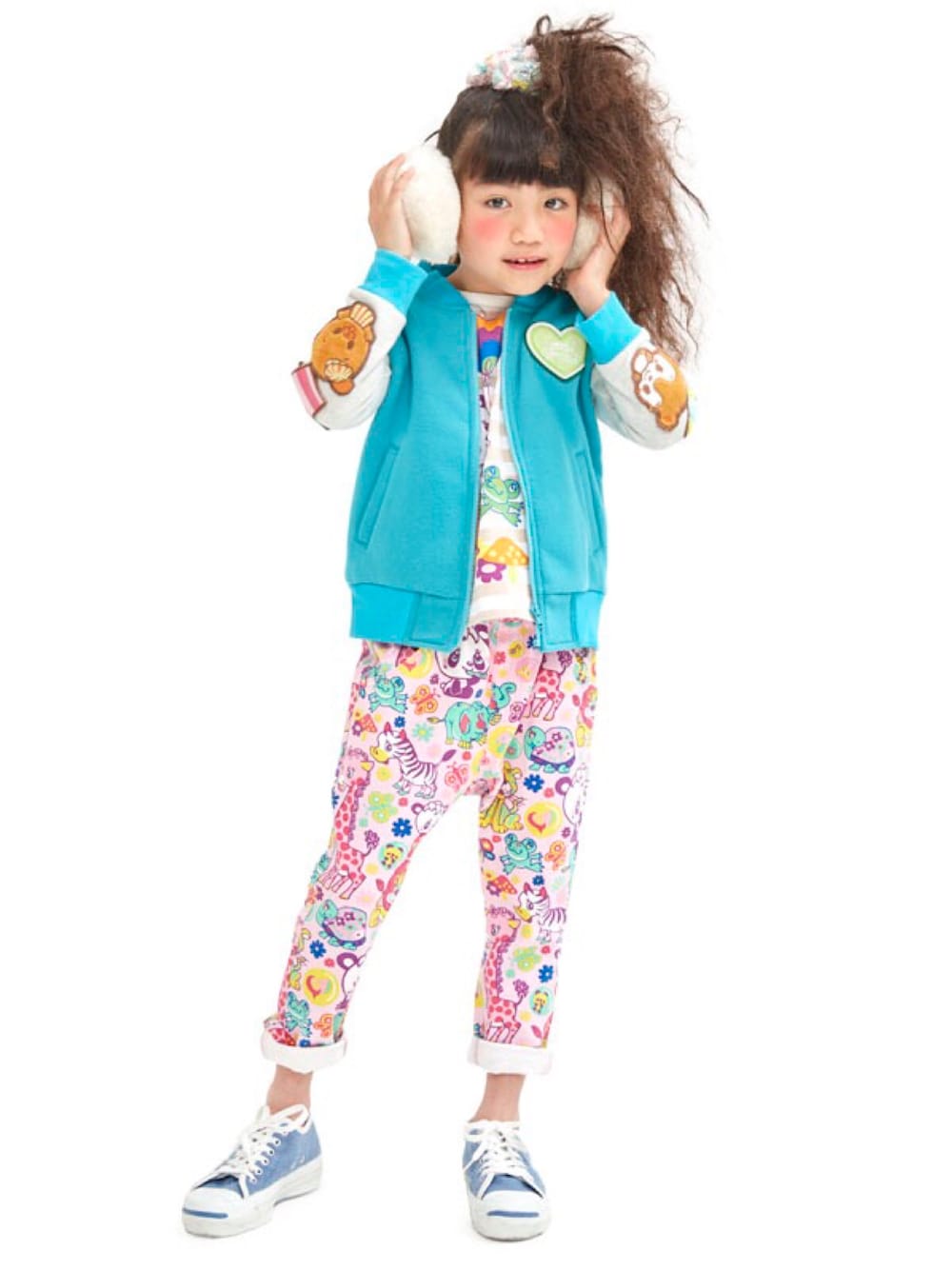 「もこもこ、キッズコーデ、女の子、カジュアルコーデ、グラグラ、キッズファッション、グラスラ」｜「GrandGroundのハッピィ～ドリームロングＴシャツ（Tシャツ/カットソー、その他）」を使った、storiesさん（キッズ・110cm）の秋コーディネートの1枚目の写真