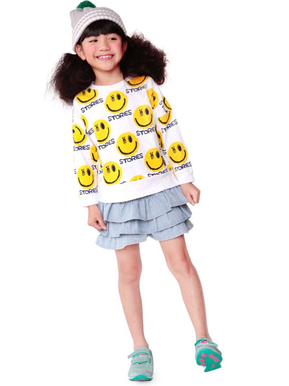 「カジュアル、シンプル、秋のコーデ、トレーナー、子供服、キュロット、キッズファッション、おんなのこコーデ、ストーリーズ」｜「JAMのスニーカーニットｃａｐ（ニットキャップ/ビーニー、グレー系）」を使った、storiesさん（キッズ・110cm）の秋コーディネートの1枚目の写真