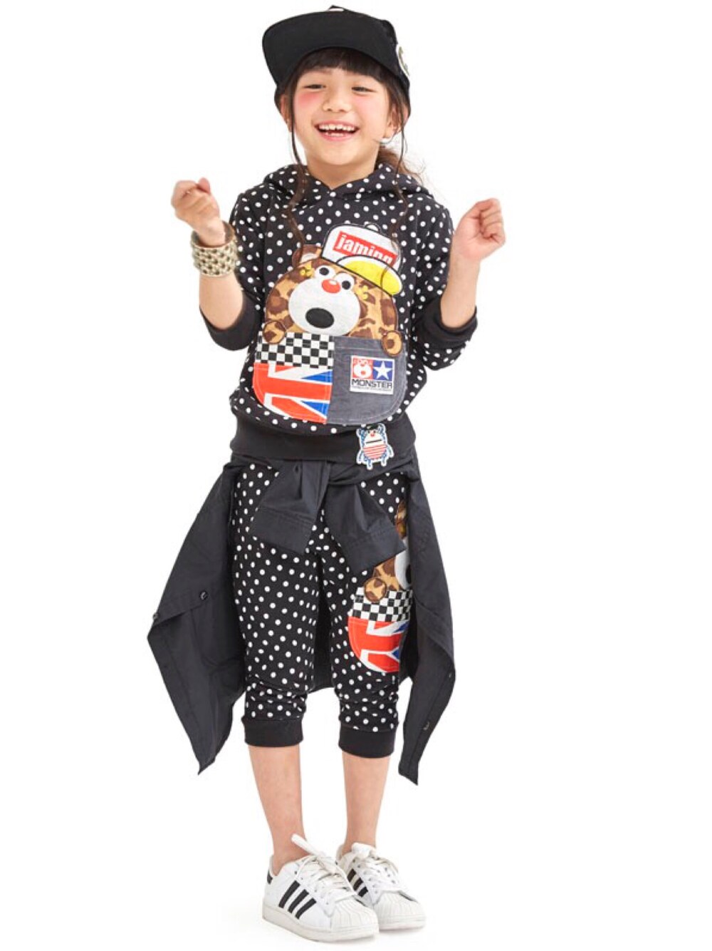 「セットアップ、パーカー、kids、パンツスタイル、JAM 、ジャム、クマテンチョー、ストーリーズ」｜「JAMのボーッとテンチョーズｃａｐ（キャップ、ホワイト系）」を使った、storiesさん（キッズ・110cm）の秋コーディネートの1枚目の写真