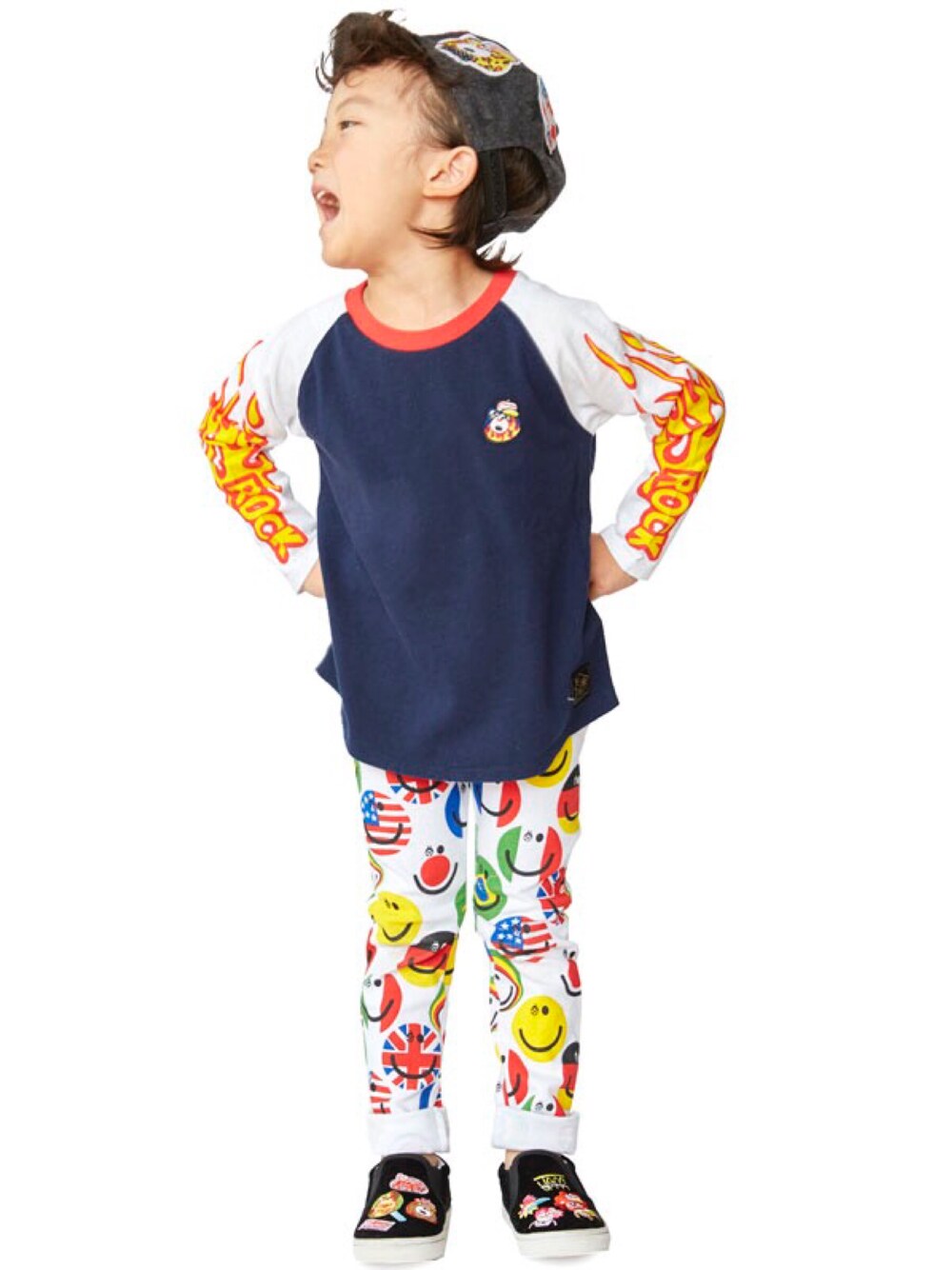 「シンプル、kids、スリッポン、総柄パンツ、おとこのこ、JAM 、ジャム、ファイヤーパターン、グラスラ、ストーリーズ」｜「JAMのボーッとテンチョーズｃａｐ（キャップ、ホワイト系）」を使った、storiesさん（キッズ・110cm）の秋コーディネートの1枚目の写真