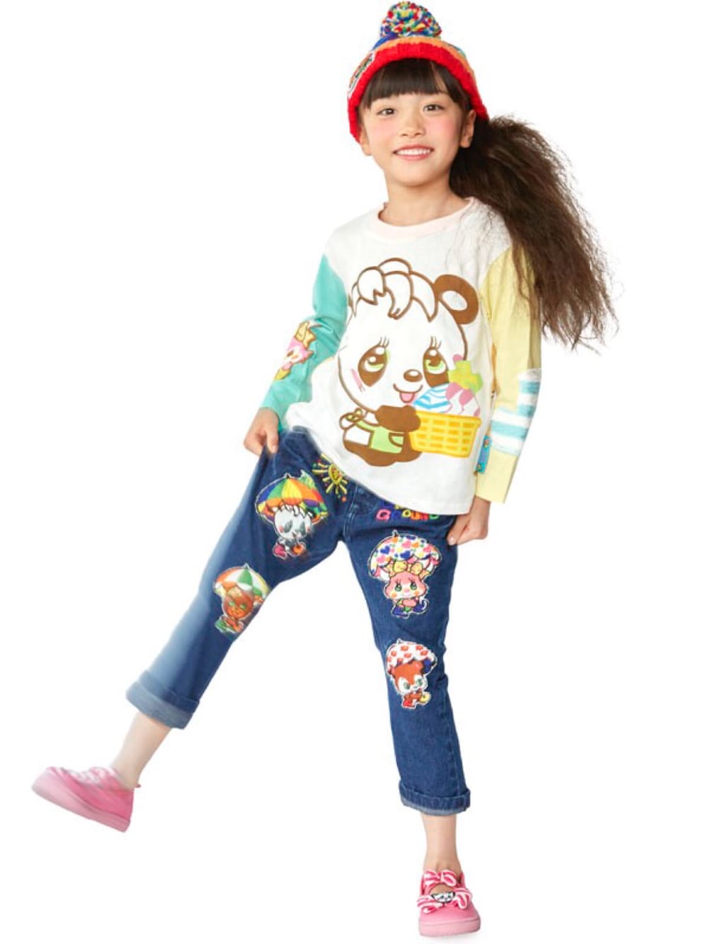 「kids、デニムパンツ、子供服、キッズコーデ、グラグラ、子供コーデ、秋コーデ、グラスラ、ストーリーズ」｜「GrandGroundのハッピィ～ランドリーロングＴシャツ（Tシャツ/カットソー、グレー系）」を使った、storiesさん（キッズ・110cm）の秋コーディネートの1枚目の写真