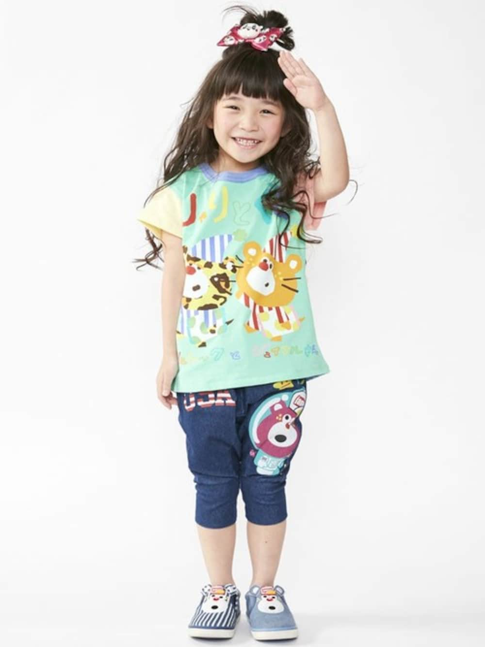 「kids、デニムパンツ、キッズコーデ、楽チンコーデ、ゆるコーデ、キャラT、JAM 、ジャム、stories、ストーリーズ」｜「JAMのおやすみじゃりぐまさんTシャツ（Tシャツ/カットソー、その他）」を使った、storiesさん（キッズ・110cm）の冬コーディネートの1枚目の写真