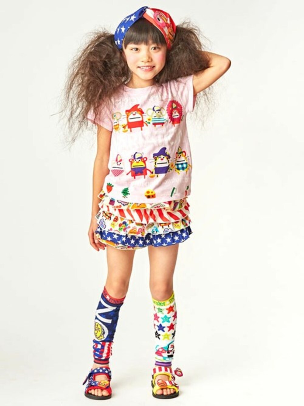 「ヘアバンド、kids、キッズコーデ、派手、JAM 、フリルパンツ、ジャム、stories、スポサン、ストーリーズ」｜「JAMのスペーストラベルレッグウォーマー（レッグウォーマー、その他）」を使った、storiesさん（キッズ・110cm）の春コーディネートの1枚目の写真
