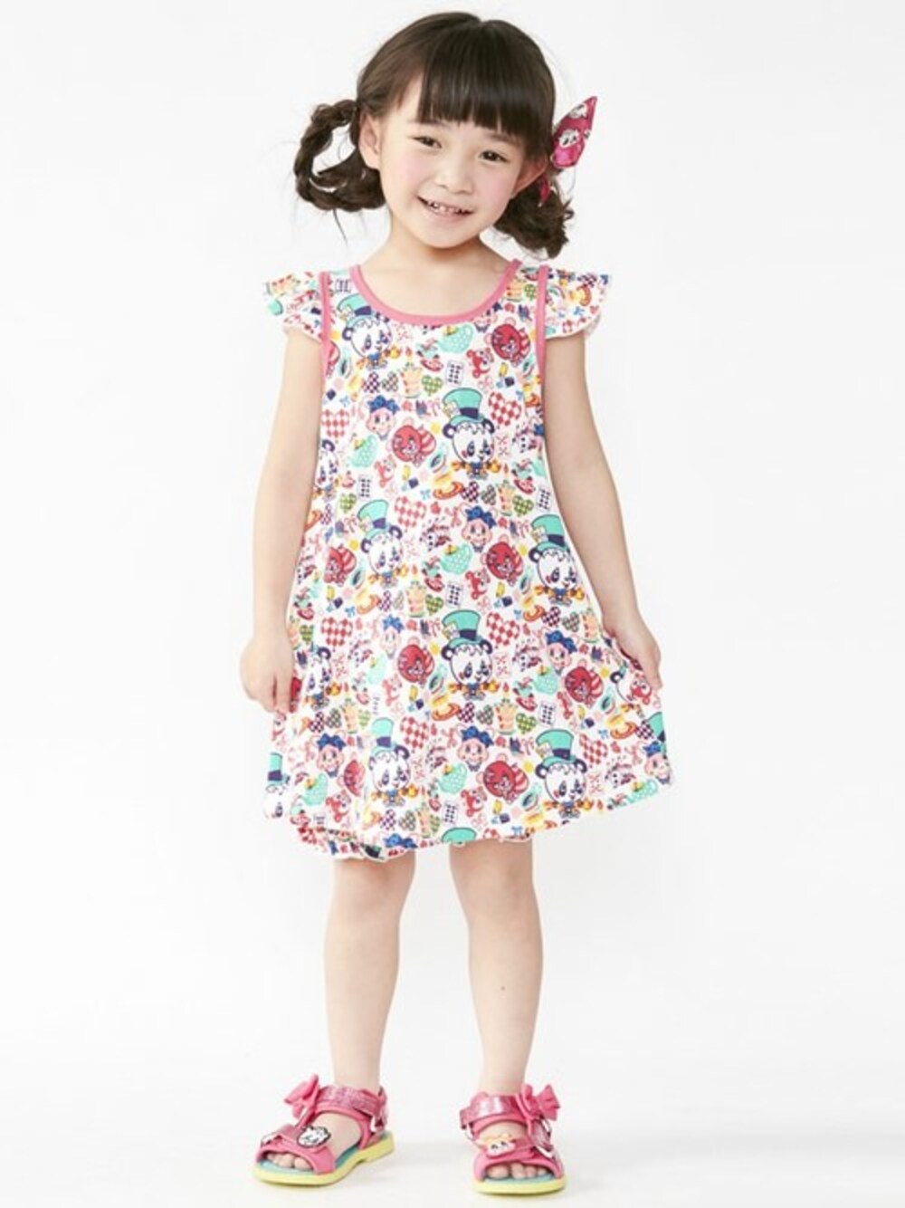 「ワンピース、kids、ガーリー、キッズコーデ、グラグラ、ブルマ、ゆめかわいい、stories、grandground、ストーリーズ」｜「GrandGroundのグラサマーワンピース（ワンピース、ホワイト系）」を使った、storiesさん（キッズ・110cm）の春コーディネートの1枚目の写真