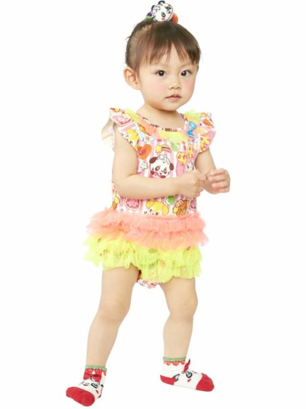 「ロンパース、baby、妖精、グラグラ、ベビーコーデ、ファンシー、ゆめかわいい、おんなのこ、stories、ストーリーズ」｜「GrandGroundのキノコハッピィ～ヘアゴム（ヘアゴム、その他）」を使った、storiesさん（キッズ・110cm）の春コーディネートの1枚目の写真