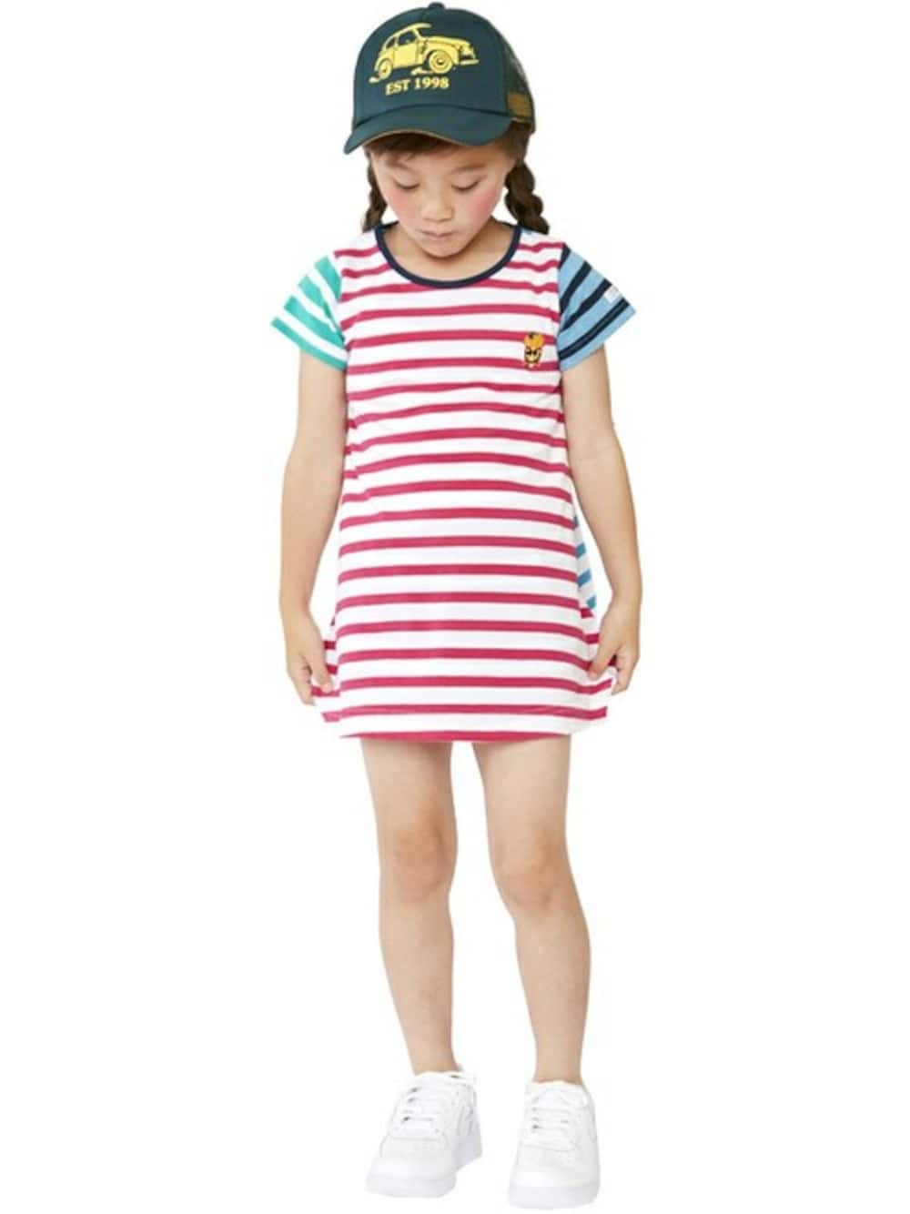 「ワンピース、ボーダー、ピンク、kids、キッズコーデ、ストリートカジュアル、ガーリーカジュアル、キャップ女子、stories、ストーリーズ」｜「STORIESのワンポイントボーダーワンピース（ワンピース、その他）」を使った、storiesさん（キッズ・110cm）の夏コーディネートの1枚目の写真