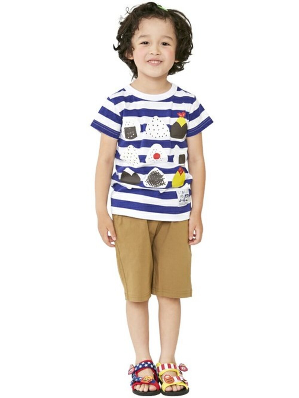 「カジュアル、kids、ハーフパンツ、キッズコーデ、ボーダートップス、ベージュパンツ、おにぎり、青Tシャツ、stories、ストーリーズ」｜「STORIESのおにぎりボーダーＴシャツ（Tシャツ/カットソー、ブルー系）」を使った、storiesさん（キッズ・110cm）の夏コーディネートの1枚目の写真