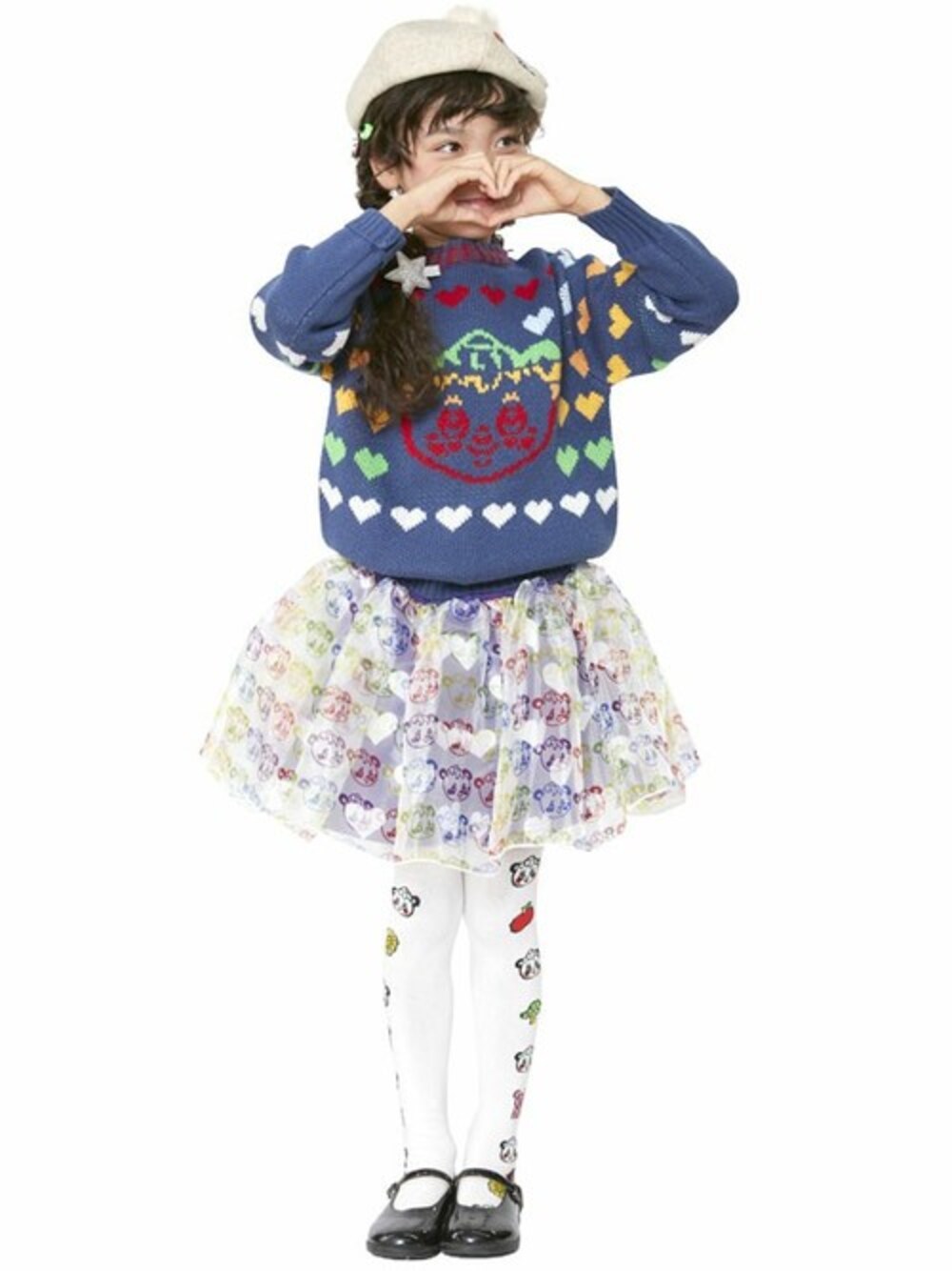 「ニット、ベレー帽、kids、白タイツ、ボリュームスカート、キッズコーデ、stories、grandground、オトナ女子、ストーリーズ」｜「GrandGroundのハッピィ～ガーリースカート（スカート、パープル系）」を使った、storiesさん（キッズ・110cm）の夏コーディネートの1枚目の写真