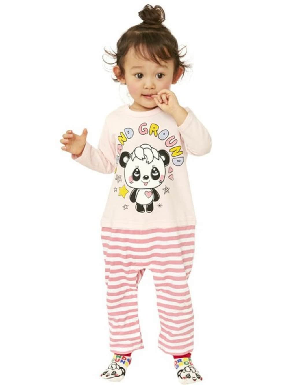 「ボーダー、ピンク、パンダ、ロンパース、baby、ベビーコーデ、ラブリー、stories、grandground、ストーリーズ」｜「GrandGroundのらくがきハッピィ～ロンパ（ロンパース、ピンク系）」を使った、storiesさん（キッズ・110cm）の夏コーディネートの1枚目の写真