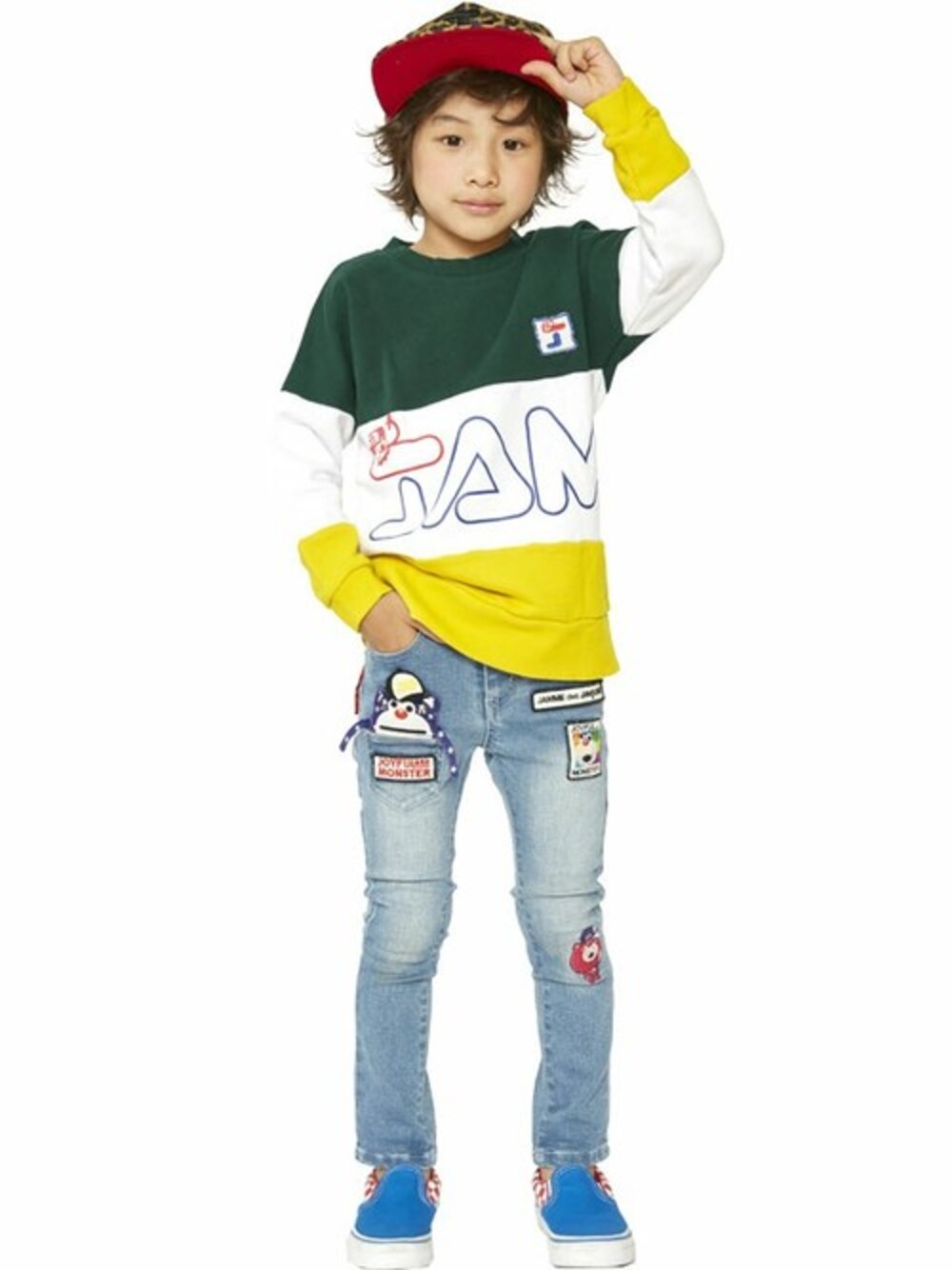 「スウェット、キャップ、kids、スポーツミックス、レトロ、キッズコーデ、スキニーデニム、JAM 、stories、ストーリーズ」｜「JAMのJAM SPORTSトレーナー（スウェット、グリーン系）」を使った、storiesさん（キッズ・110cm）の夏コーディネートの1枚目の写真
