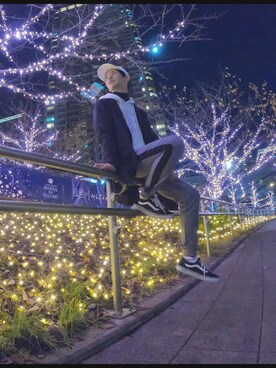 「SPINNS（スピンズ）のアイテム（パーカー、ホワイト系）」を使った、ゆうまりも。さん（メンズ・166cm）の春コーディネート