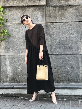 「アイテム（ゴールド系）」を使った、OZAWA  さん（レディース・158cm）の秋コーディネート