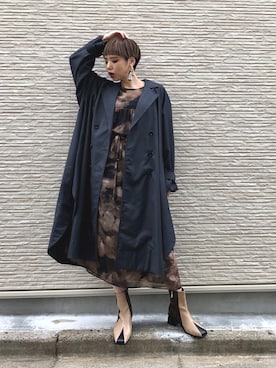 「OSMOSIS（オズモーシス）のアイテム（トレンチコート）」を使った、OZAWA  さん（レディース・158cm）の秋コーディネート