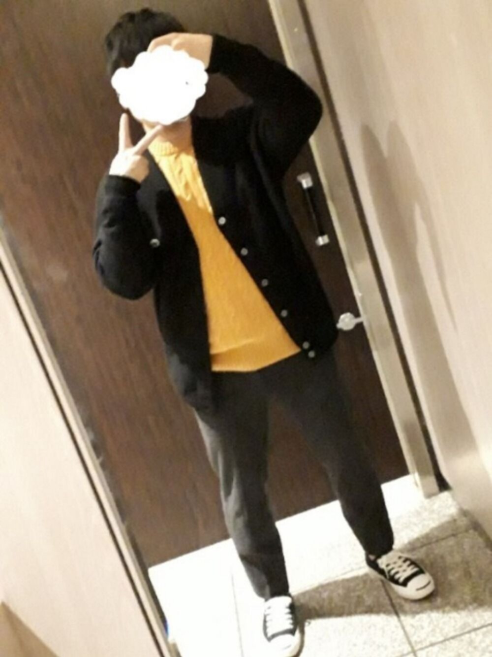 「シンプルコーデ、秋のコーデ、スニーカーコーデ、BEAMS、きれいめカジュアル、アイラブCONVERSE」｜「B:MING by BEAMSのビーミング by ビームス / タスマニア ミックス ケーブルニット（ニット/セーター、ブルー系）」を使った、まこち(相互フォロー、❤返ししてます)さん（メンズ・155cm）の秋コーディネートの1枚目の写真