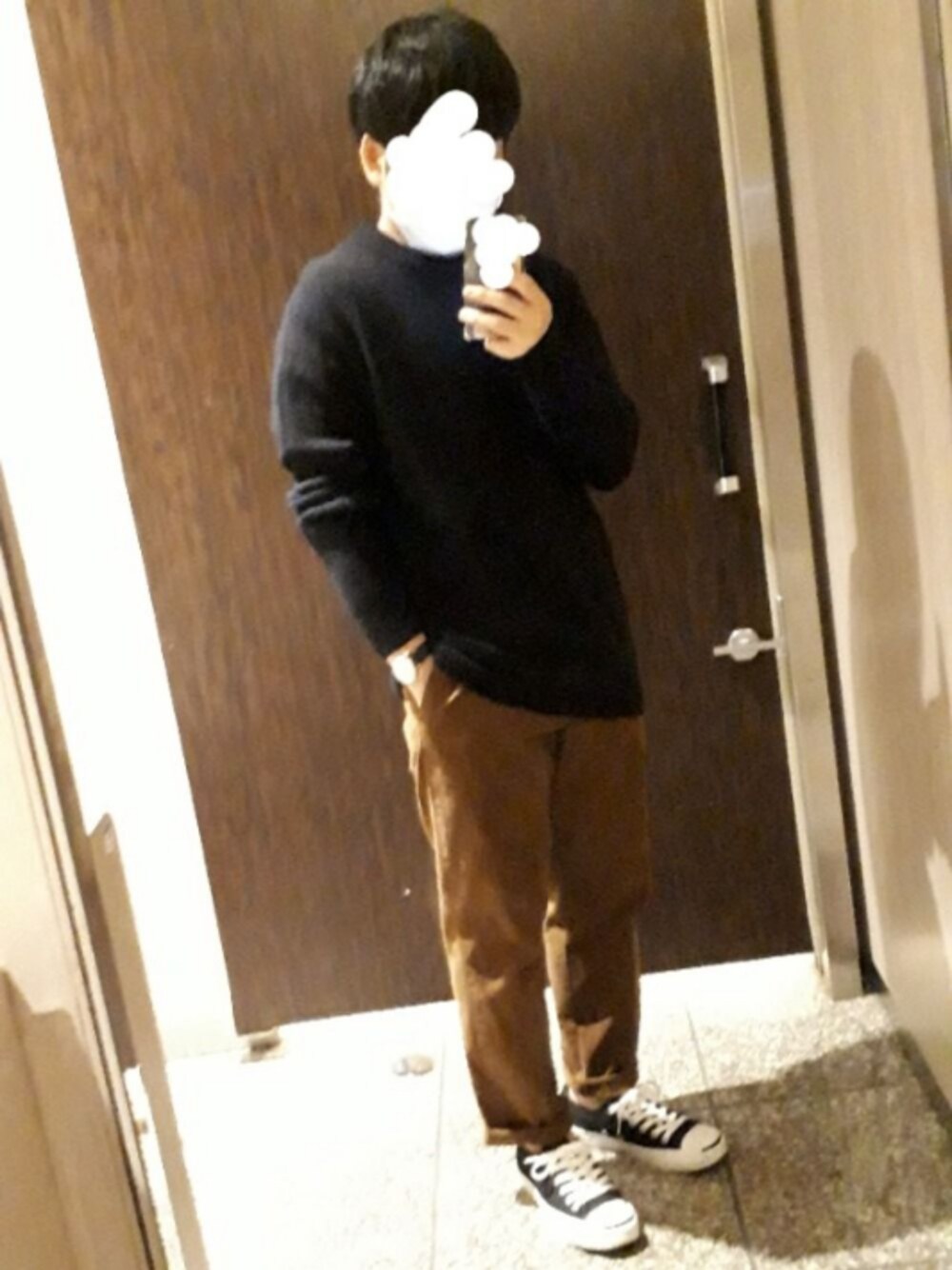 「秋のコーデ、きれいめカジュアル、UNIQLO U、UNIQLO、コーデュロイ、Ω、コンバース、ジャックパーセル、アイラブCONVERSE」｜「UNIQLOのEZYアンクルパンツ（コーデュロイ・丈標準65～71cm）（その他パンツ、ブラウン系）」を使った、まこち(相互フォロー、❤返ししてます)さん（メンズ・155cm）の秋コーディネートの1枚目の写真