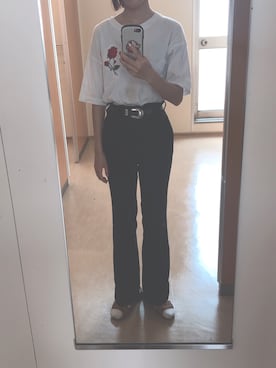 「ブラック×ホワイト」｜「アイテム（スラックス）」を使った、アイリさん（レディース・155cm）の夏コーディネート