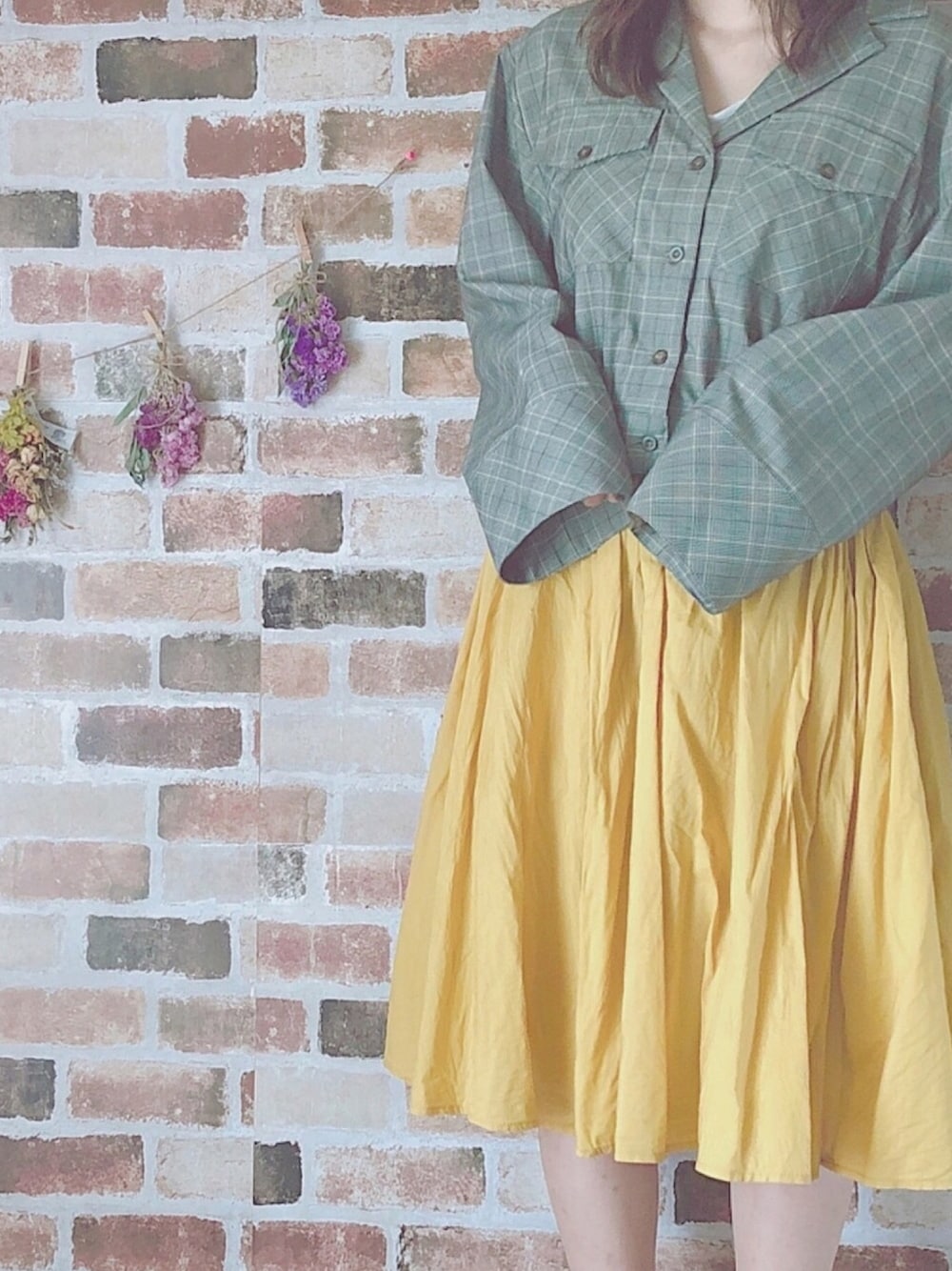「w closet、RETOROGIRL、チェック」｜「RETRO GIRLのアイテム（スカート、イエロー系）」を使った、あぷさん（レディース・161cm）の夏コーディネートの1枚目の写真