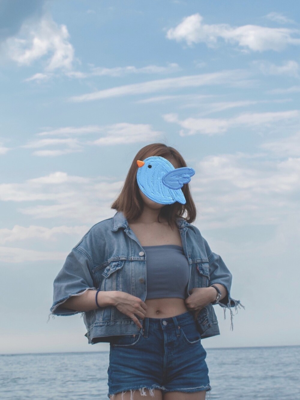 「夏、牛仔褲、藍染め」｜「Mercci22のアイテム（キャミソール、ブルー系）」を使った、Isabel Wuさん（レディース・155cm）の春コーディネートの1枚目の写真